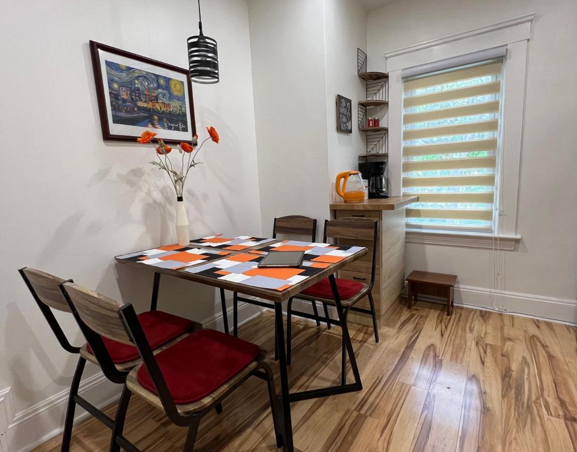 Apartamento Trendy In Tremont, Cleveland Exterior foto